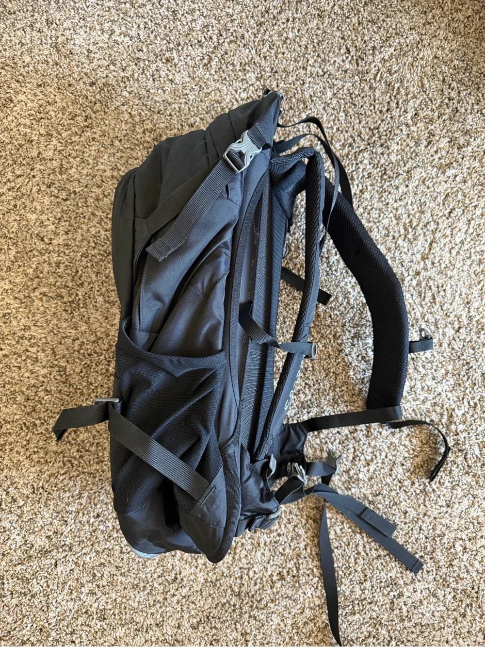 Osprey Tropos 25L Black Hiking Backpack 15in Laptop Pocket, Zip, 3 Pockets